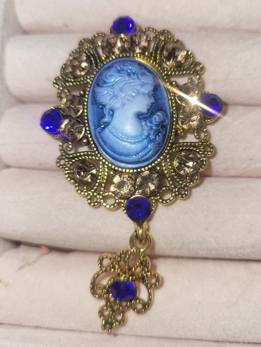 Victorian Style Inspire Blue Rhinestone Cameo Brooch Dangle Drop Costume Jewelry